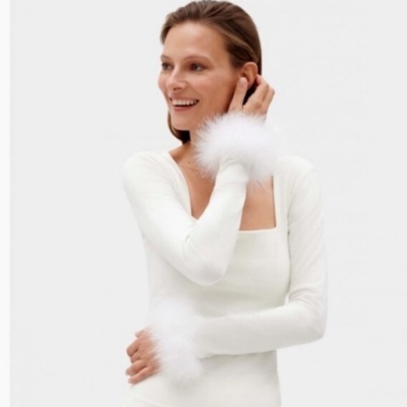 Sleeper Womens Weekend Chic Feather Top with Removable Feather Cuffs - Picture 1 of 3